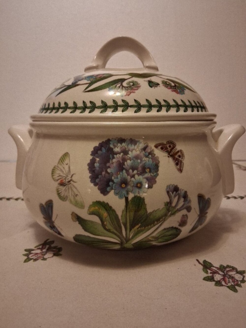 Vintage Portmeirion Botanic Garden 2.5qt Round Covered Casserole Romantic Shape